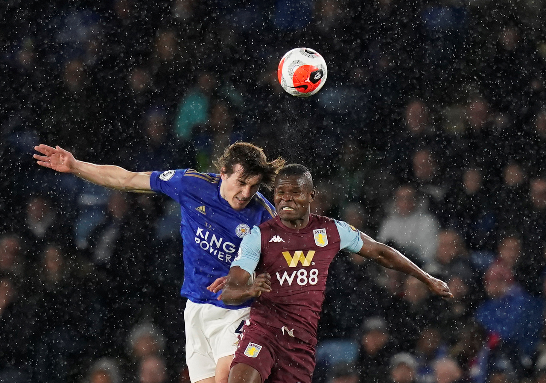 记者：埃弗顿最近对格拉利什的追求力度最大.