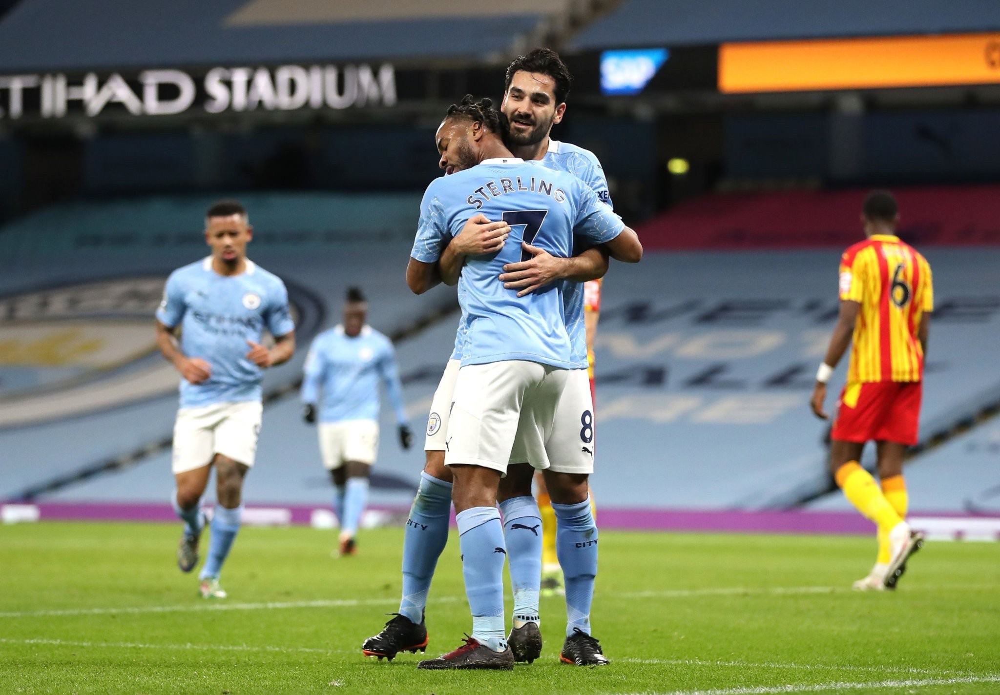 一个强队 一个强队